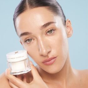 CHARLOTTE’S HOLLYWOOD KIT SKINCARE & MAKEUP KIT