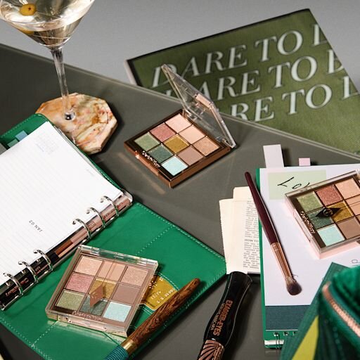 CHARLOTTE'S PALETTE OF BEAUTIFYING EYE TRENDS EMERALD EFFECT