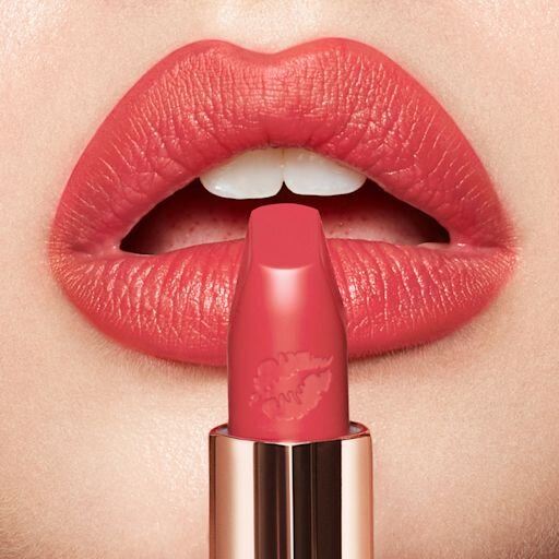 HOT LIPS 2 CARINA'S STAR